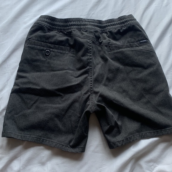 Short volcom - Picture 3 of 3